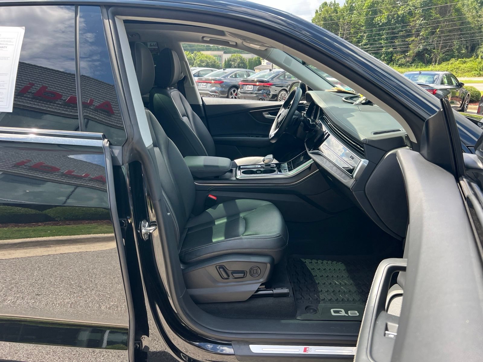 Used 2022 Audi Q8 Prestige w/ Prestige Package AWD/4WD image 33