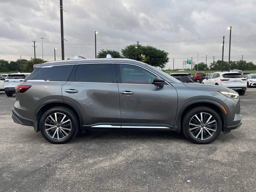Used 2023 INFINITI QX60 Sensory w/ Vision Package FWD image 4