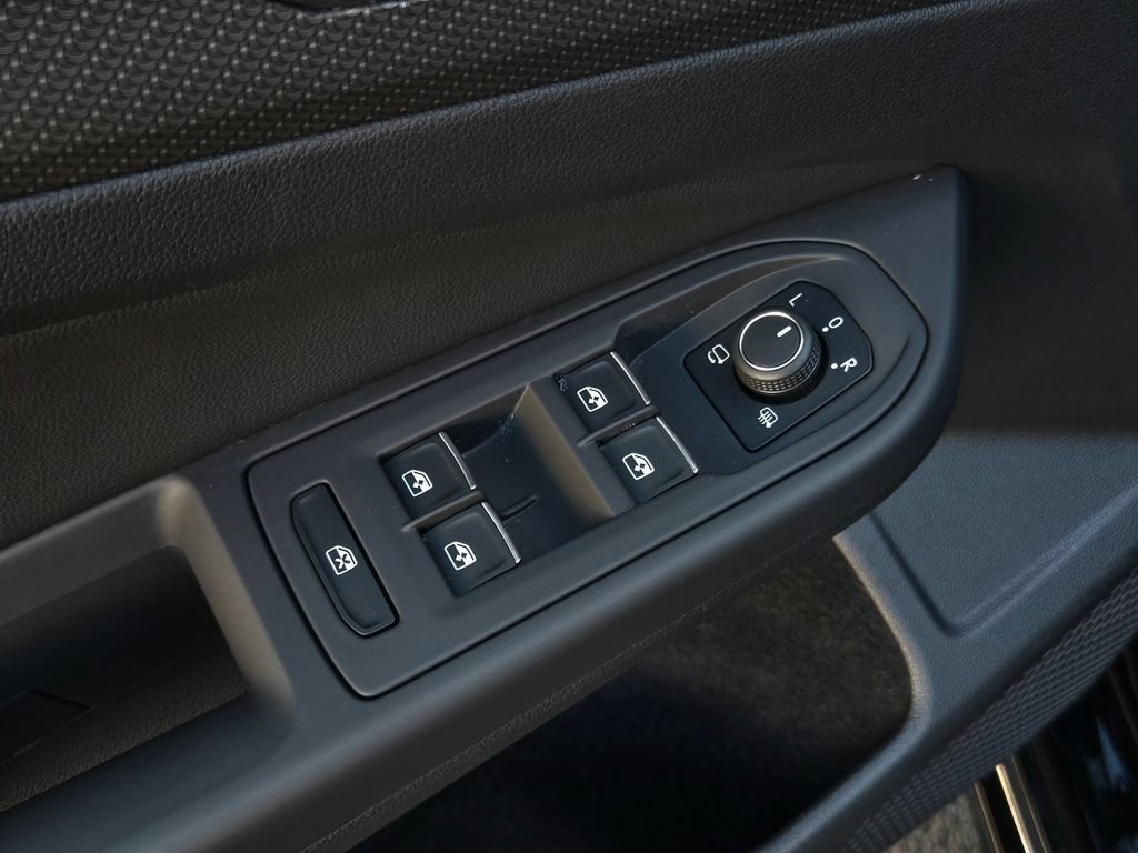 Used 2024 Volkswagen Golf R AWD/4WD image 14