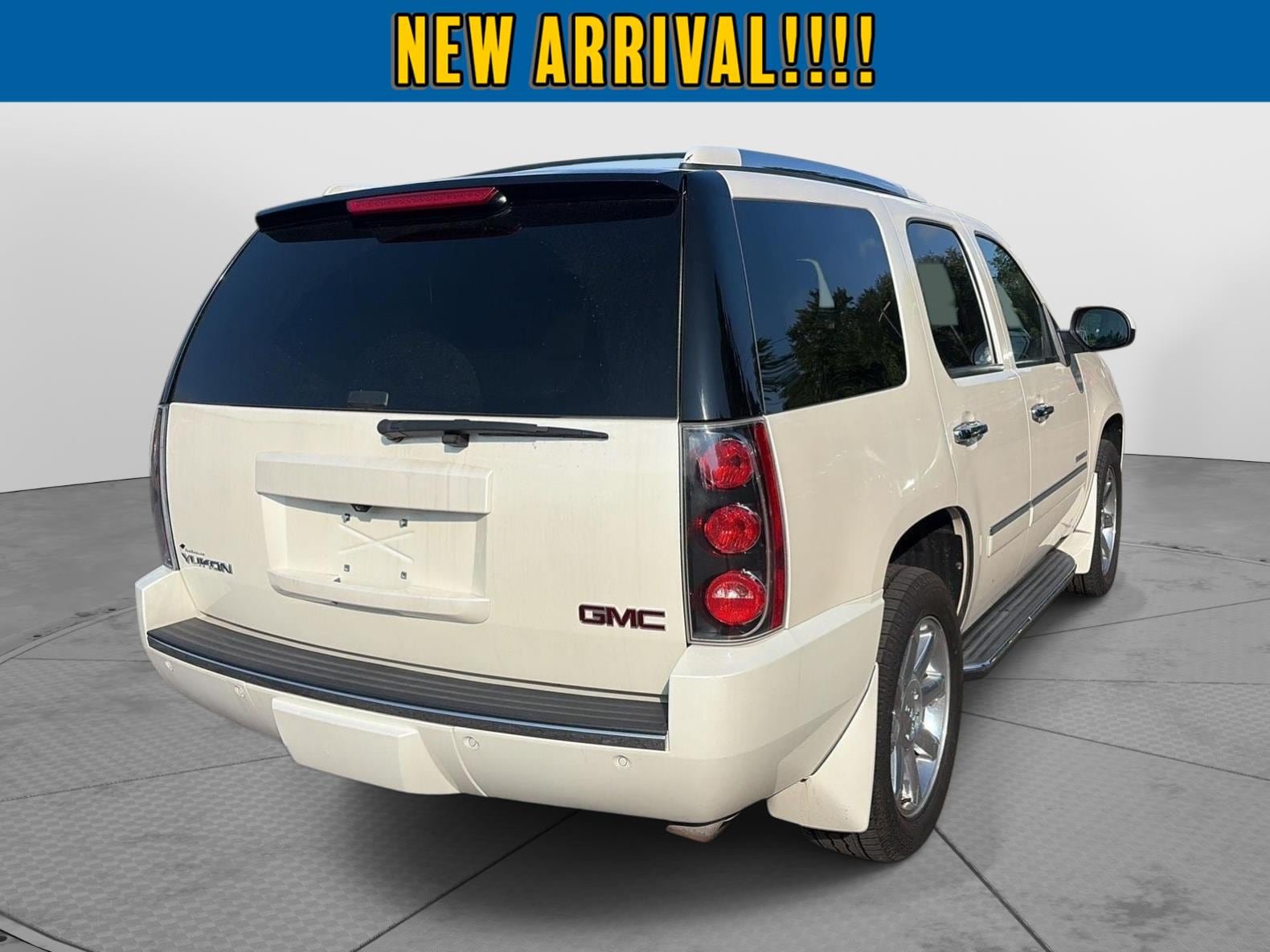 Used 2013 GMC Yukon Denali AWD/4WD image 5