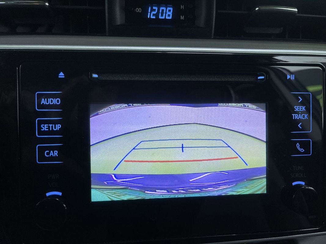 Used 2017 Toyota Corolla LE image 23