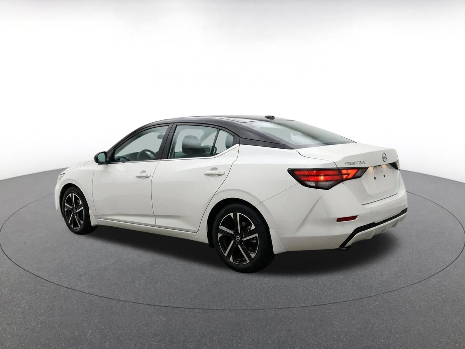 Used 2025 Nissan Sentra SV FWD image 6
