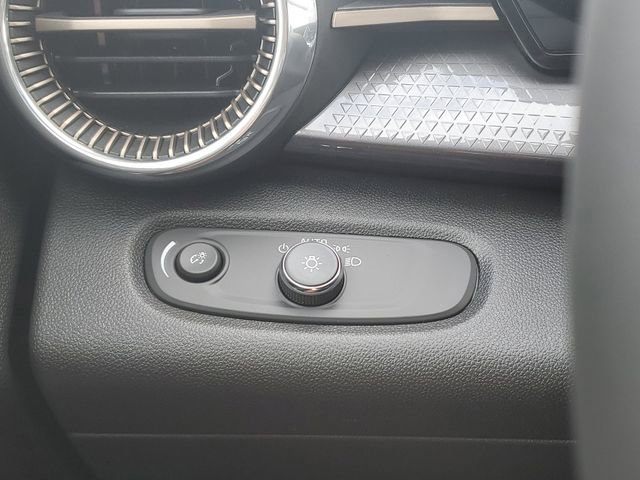 New 2026 Chevrolet Trax ACTIV w/ Sunroof Package image 22