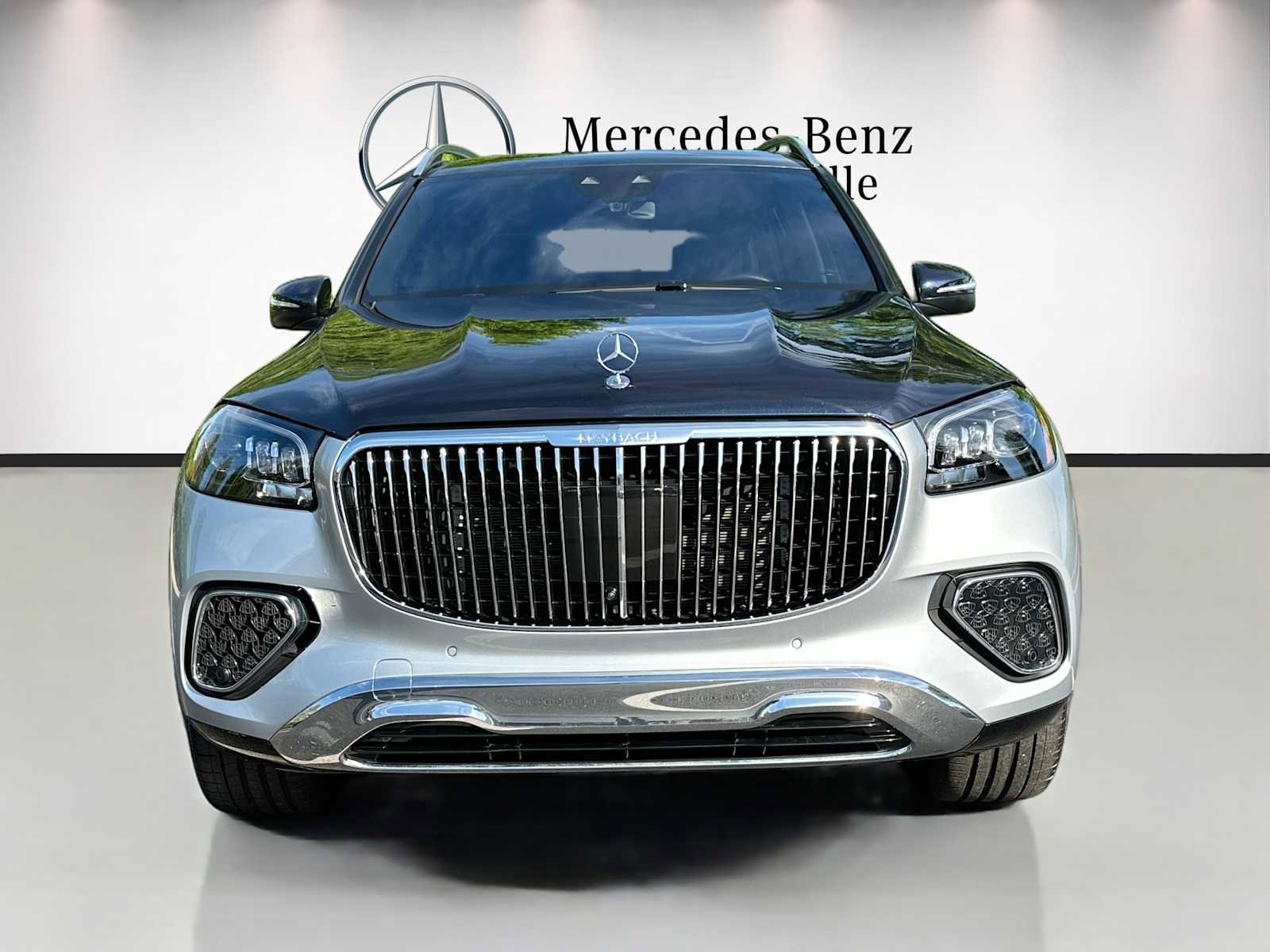 Used 2024 Mercedes-Benz Maybach GLS 600 4MATIC image 2