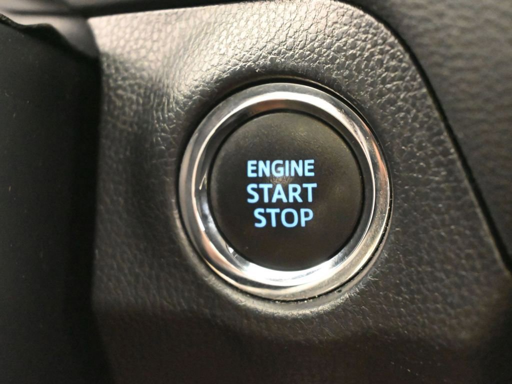 Used 2020 Toyota RAV4 XLE w/ Convenience Package image 28