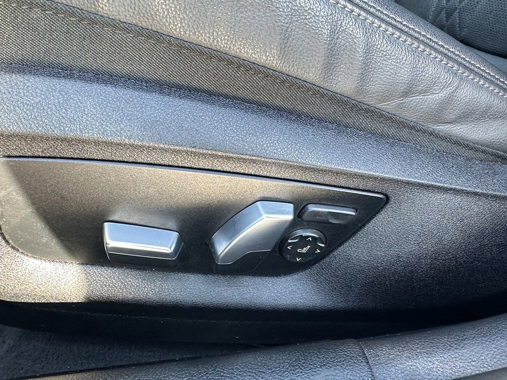 Used 2021 BMW 530i xDrive w/ Convenience Package image 20