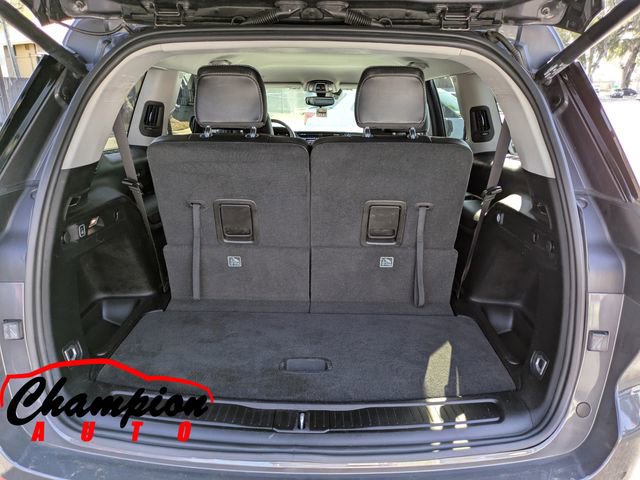 Used 2023 Jeep Grand Cherokee L Limited w/ Black Appearance Package image 16