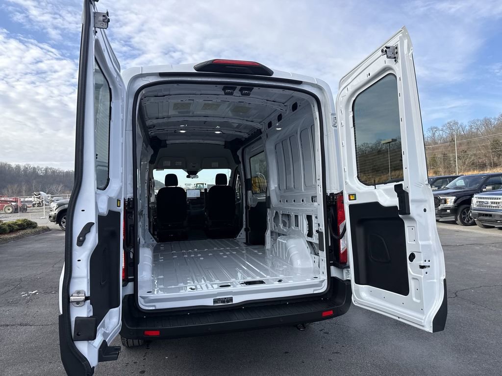 New 2026 Ford Transit 250 148 Medium Roof RWD image 32