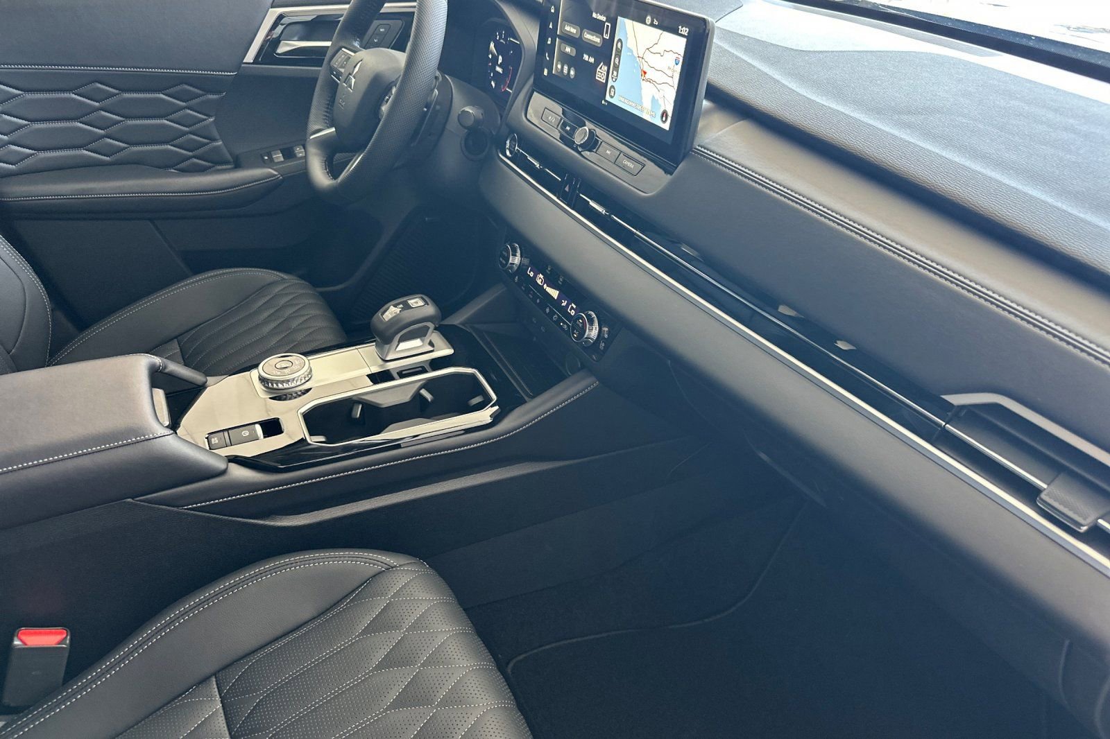 New 2025 Mitsubishi Outlander SEL image 14