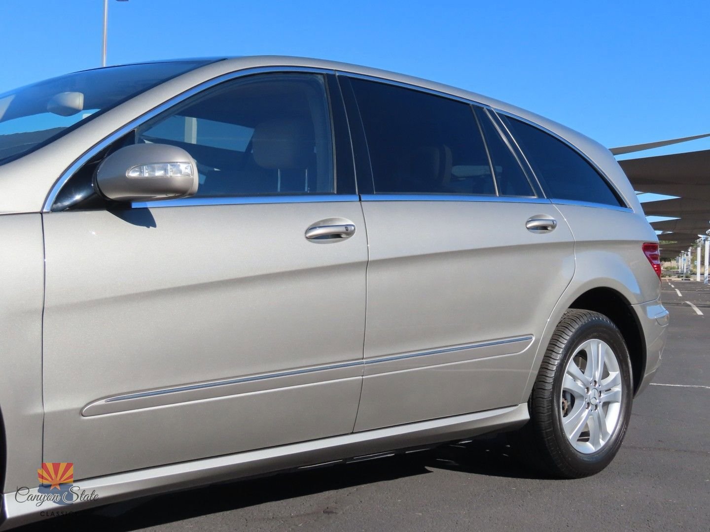 Used 2006 Mercedes-Benz R 500 4MATIC image 23