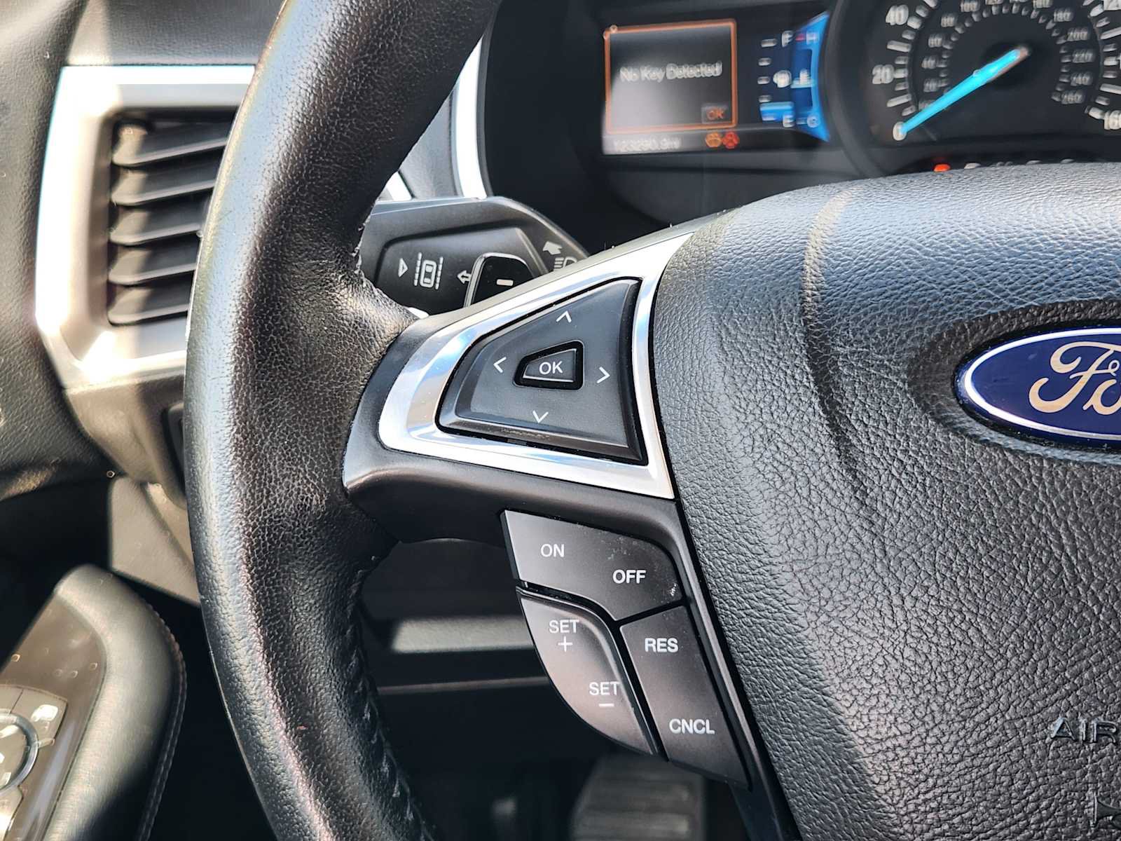 Used 2015 Ford Edge Titanium w/ Equipment Group 302A AWD/4WD image 27