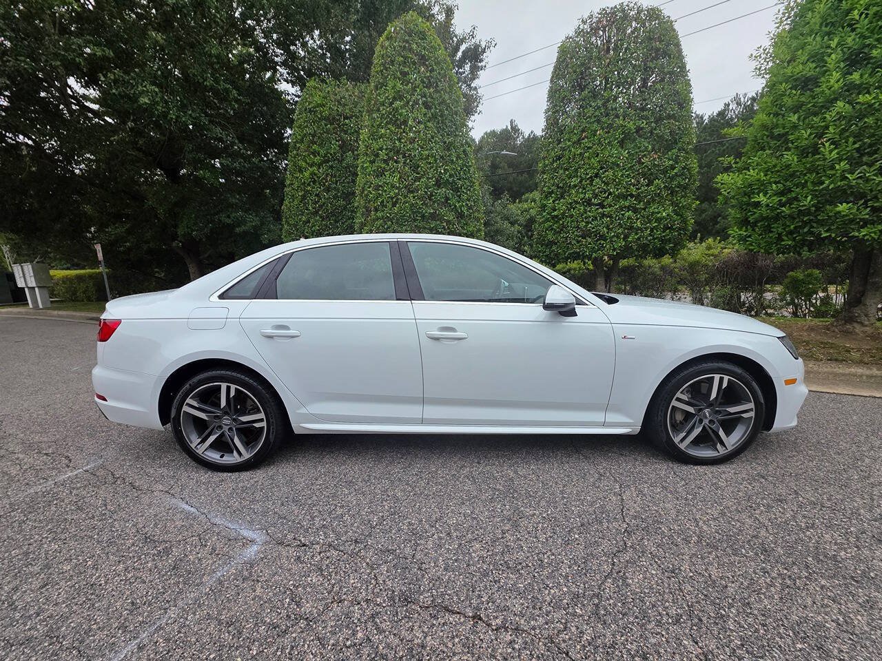 Used 2017 Audi A4 2.0T Premium Plus w/ Premium Plus Package AWD/4WD image 6