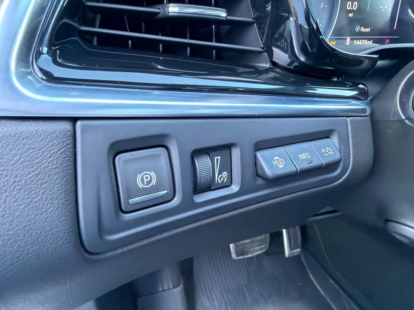 Used 2024 Cadillac XT6 Sport w/ LPO, ONYX Package AWD/4WD image 29