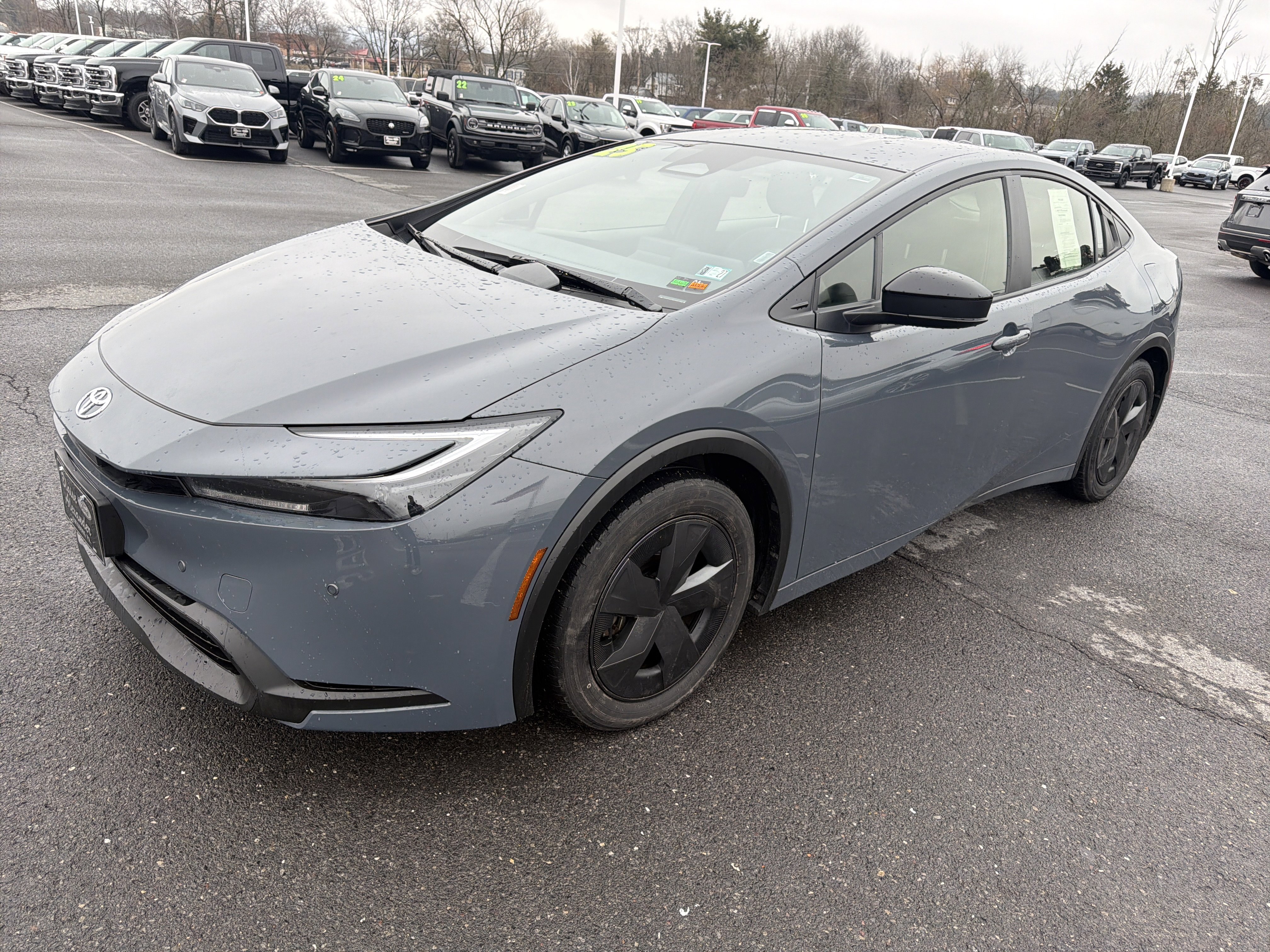 Used 2025 Toyota Prius LE image 8