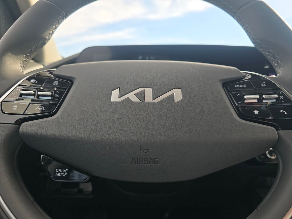 New 2025 Kia Niro EX image 26