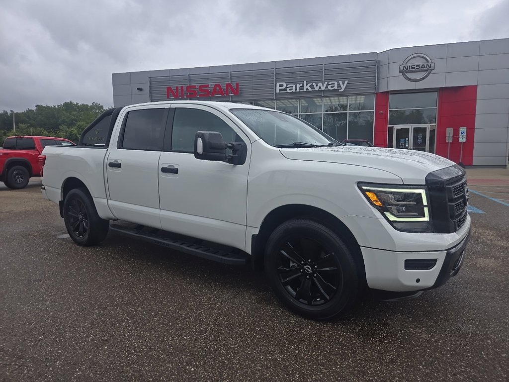 Used 2023 Nissan Titan SV w/ SV Convenience Package AWD/4WD image 1