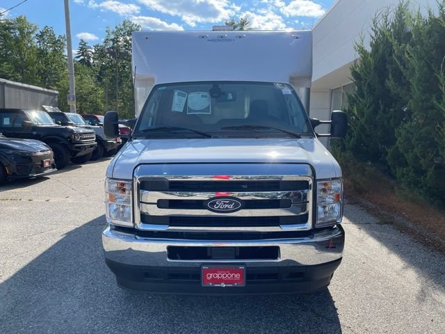 New 2027 Ford E-350 and Econoline 350 Super Duty w/ Power Equipment Group RWD image 3
