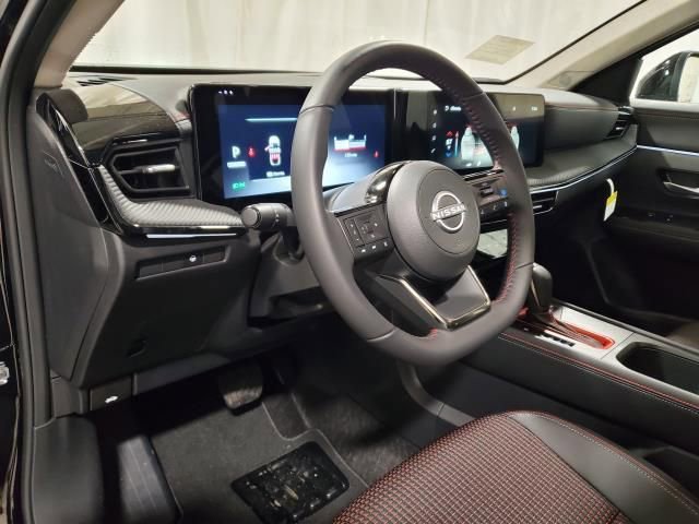 Used 2025 Nissan Kicks SR image 17