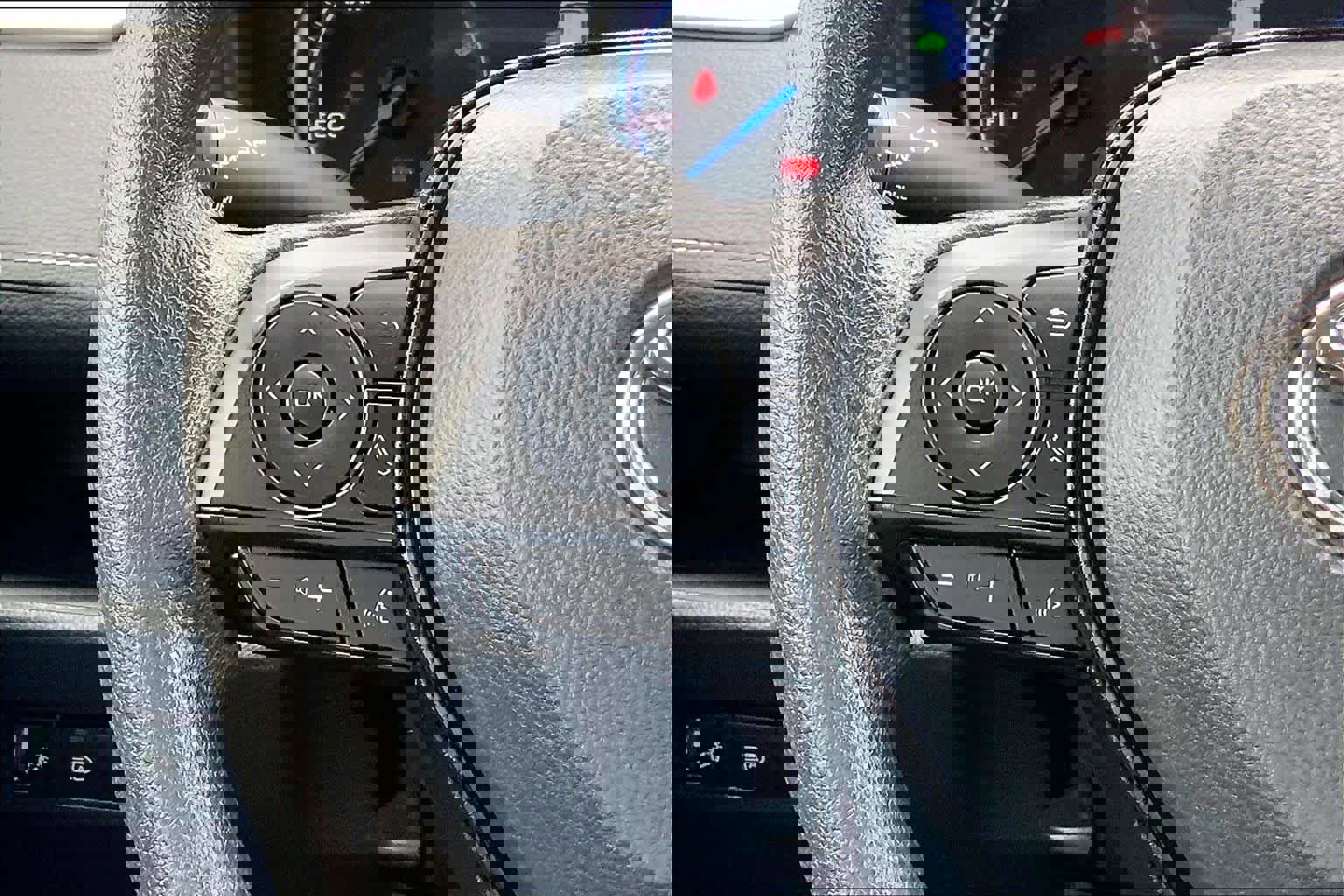 Used 2025 Toyota RAV4 LE image 22