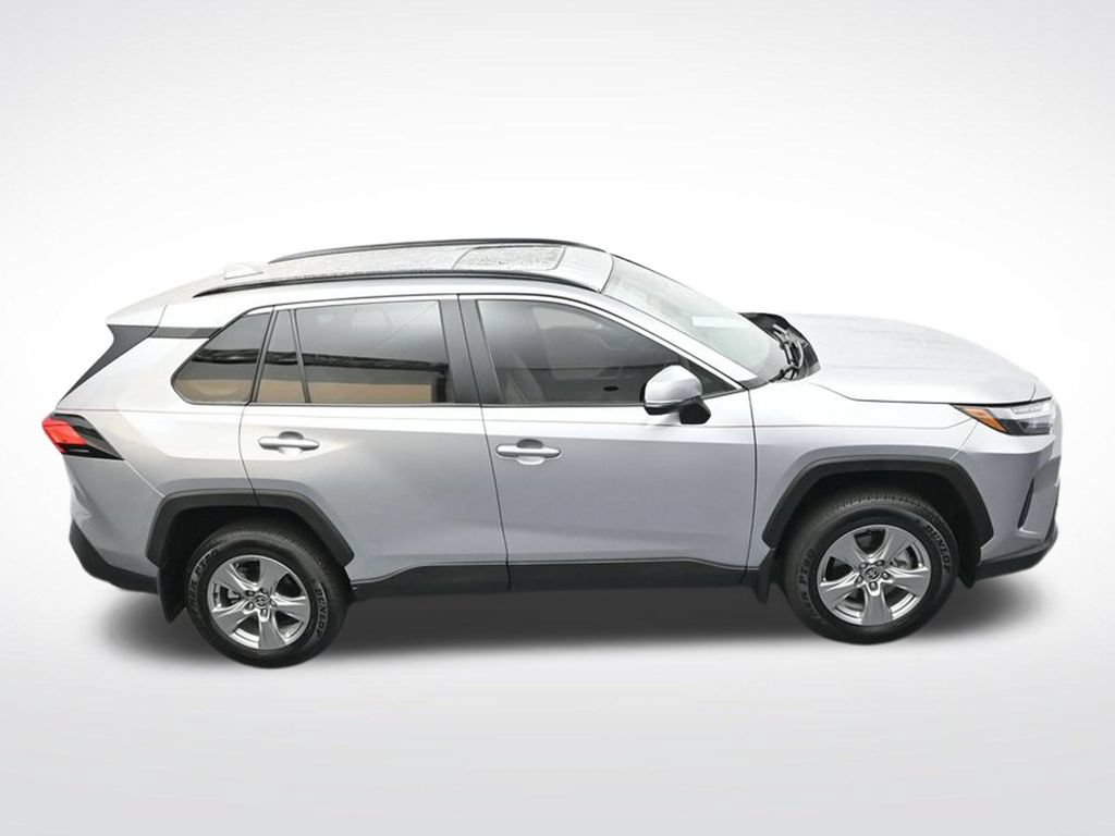 Used 2025 Toyota RAV4 XLE w/ Convenience Package FWD image 32