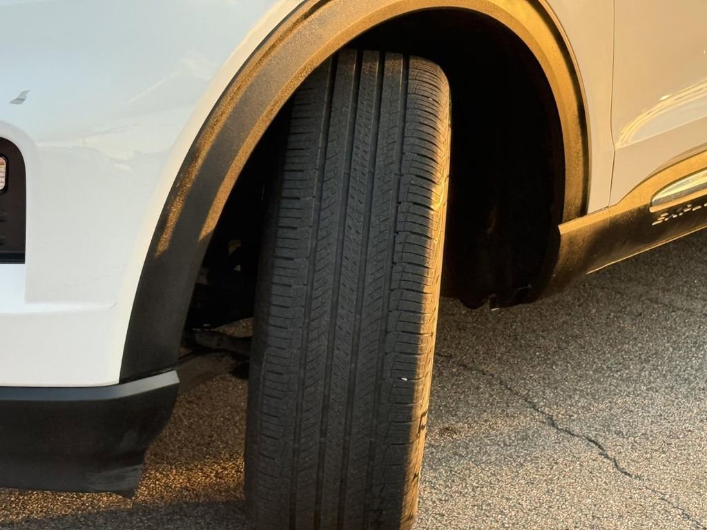 Used 2020 Ford Explorer XLT w/ Equipment Group 202A image 25