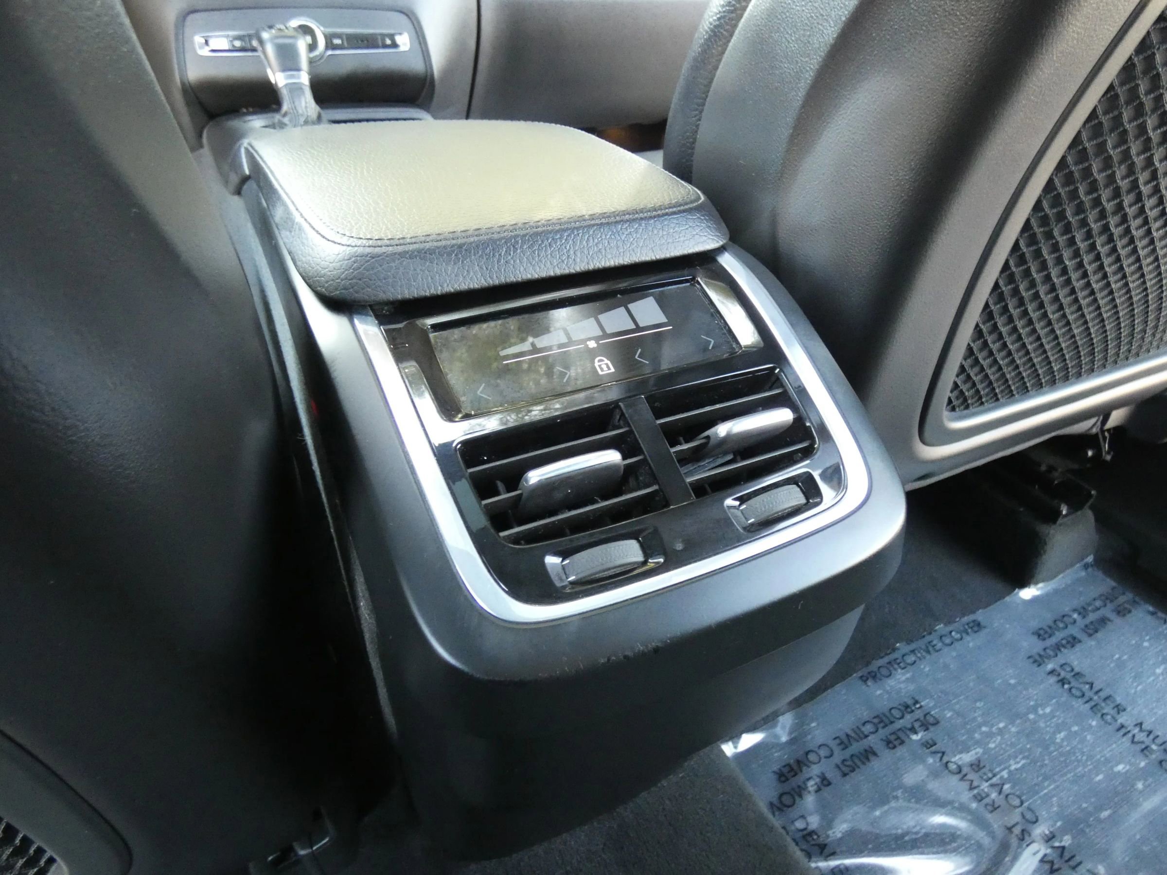 Used 2020 Volvo XC90 T6 Momentum image 47