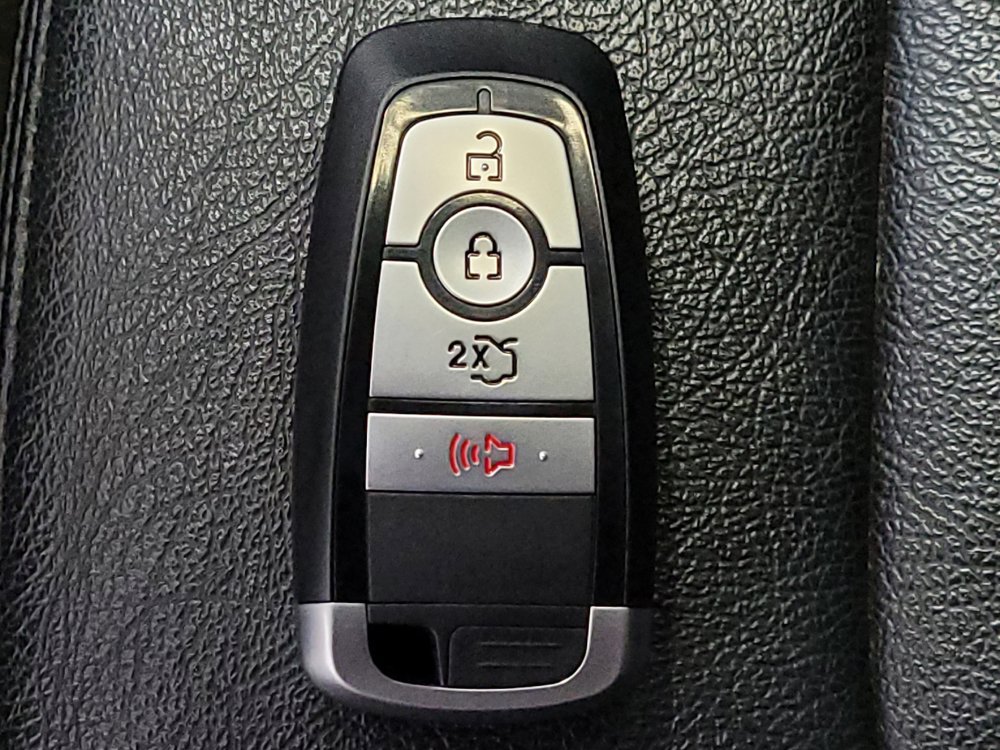 Used 2019 Ford Fusion SE FWD image 32