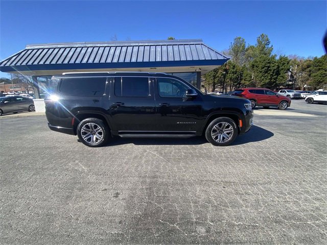 Used 2023 Jeep Wagoneer L Series II image 2