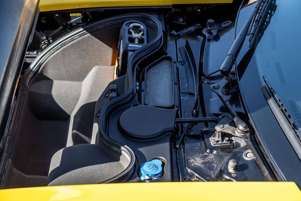 Used 2006 Ford GT RWD image 47