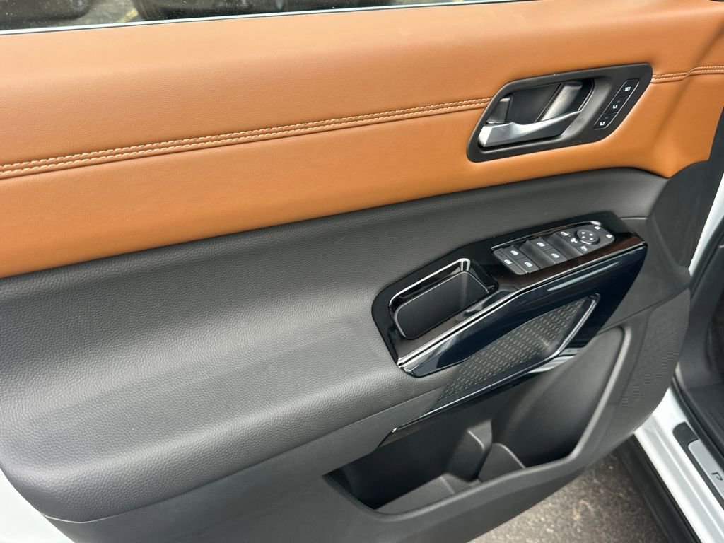 New 2026 Nissan Pathfinder Platinum AWD/4WD image 10