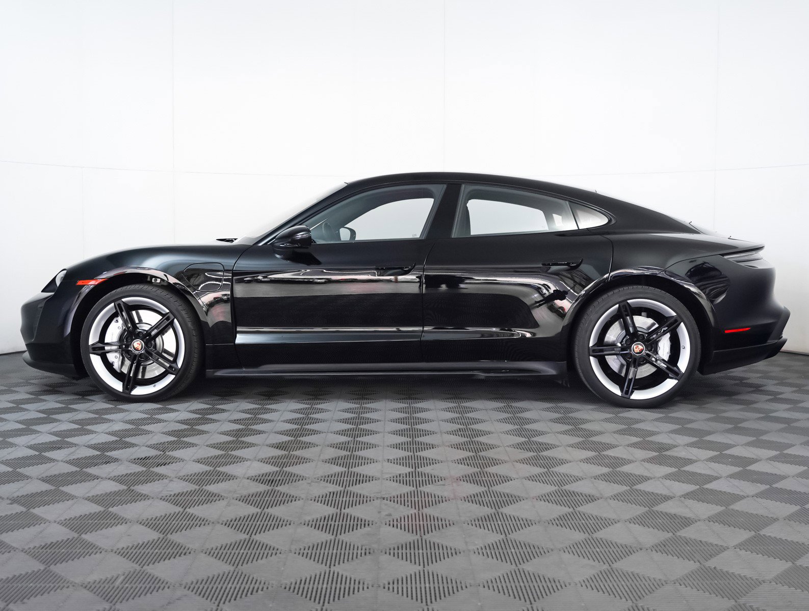 Certified 2024 Porsche Taycan GTS w/ Premium Package (P6U) image 2