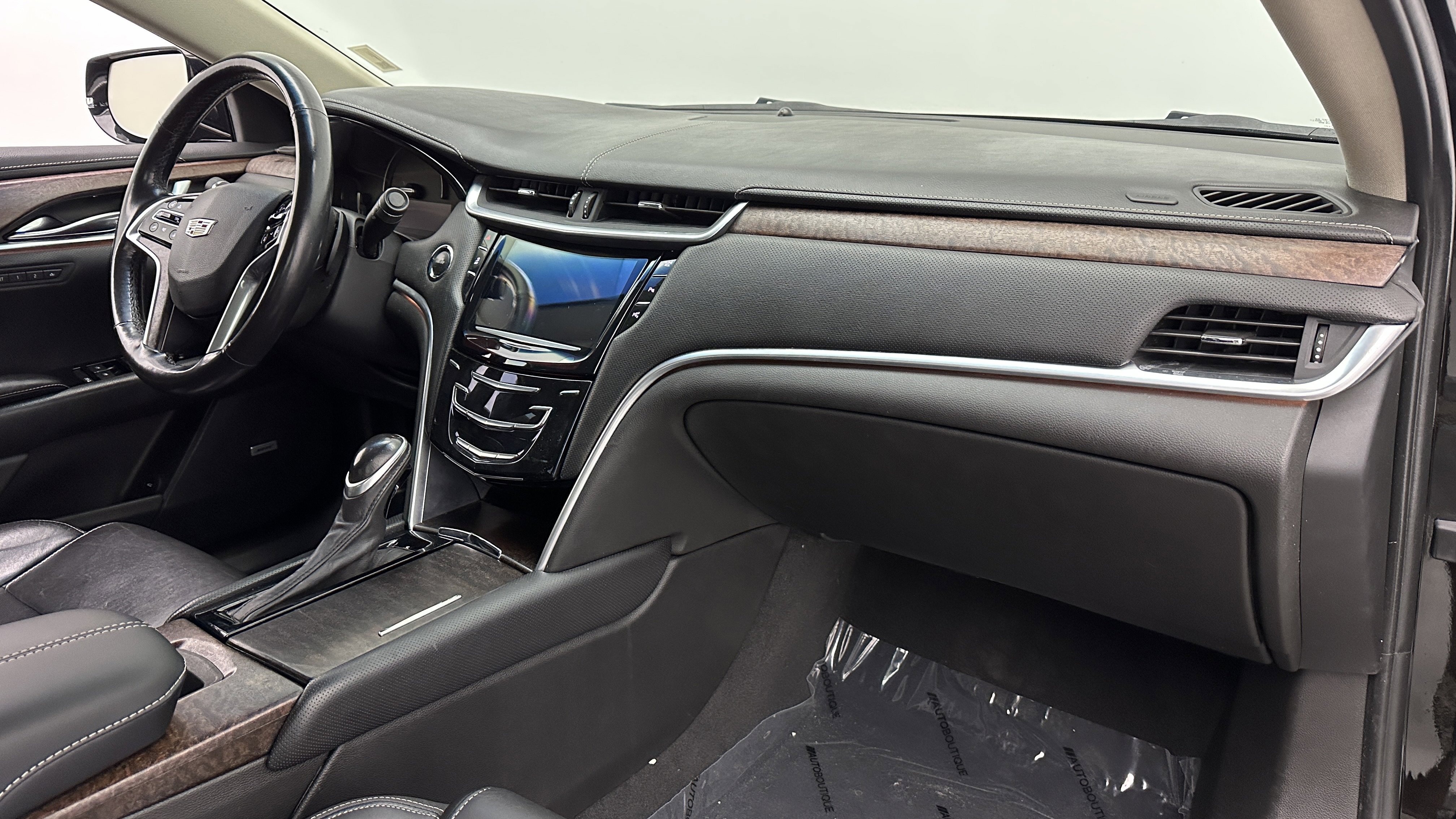 Used 2019 Cadillac XTS Luxury image 34