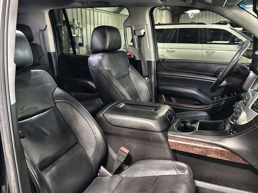 Used 2016 GMC Yukon XL SLT w/ Open Road Package AWD/4WD image 32