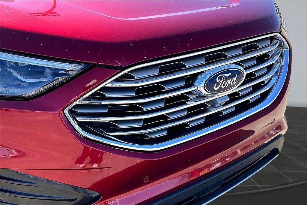 Used 2019 Ford Edge Titanium w/ Equipment Group 301A image 28