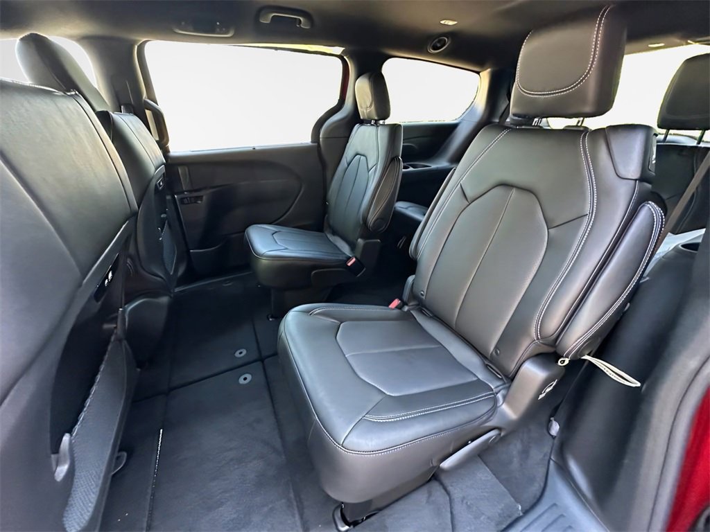 New 2026 Chrysler Pacifica Select image 18