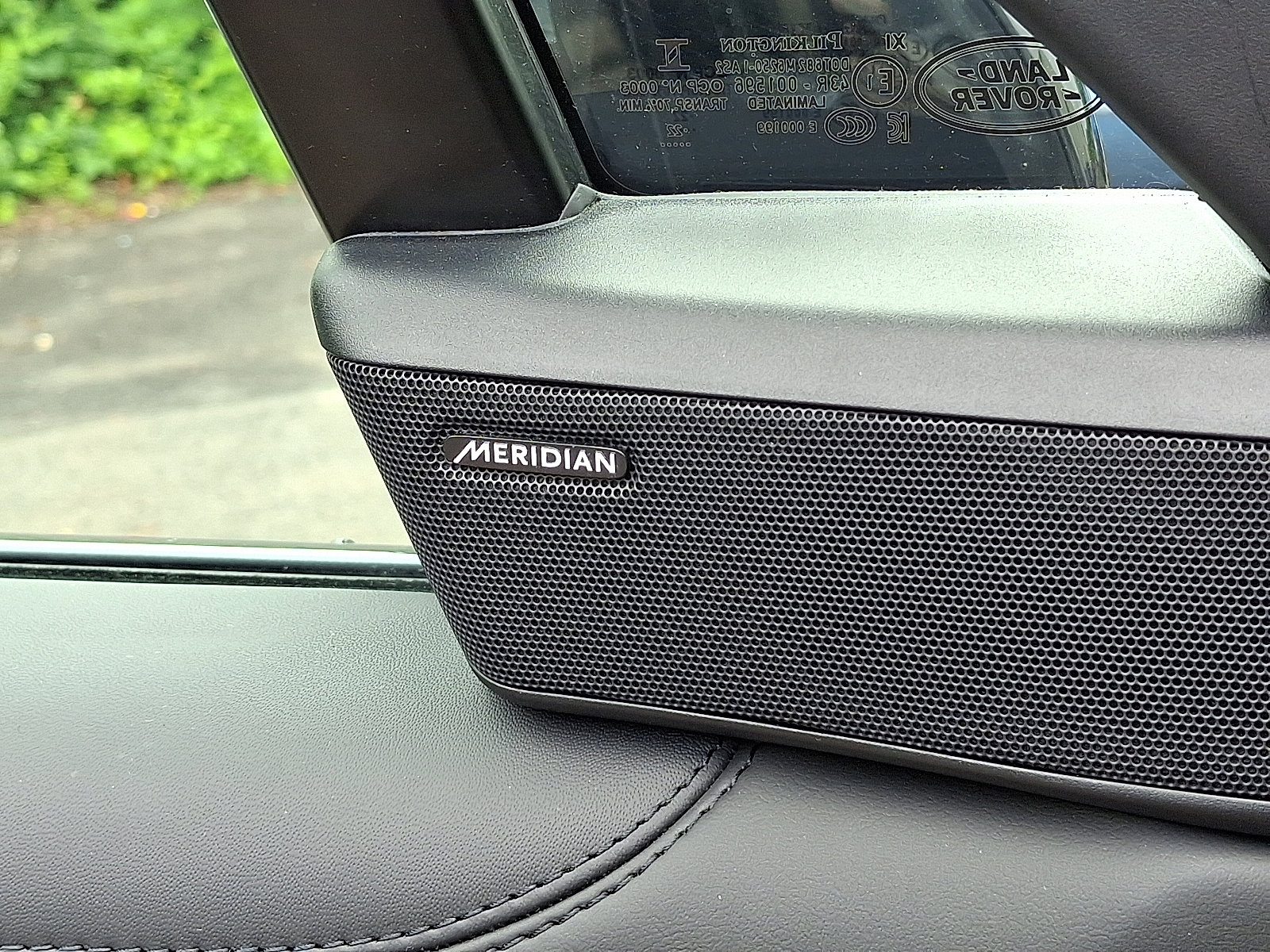 Certified 2023 Land Rover Range Rover SE image 24