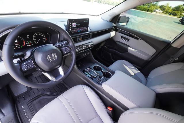 Used 2025 Honda Pilot Touring image 22