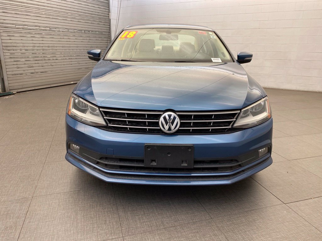 Used 2018 Volkswagen Jetta SEL FWD image 3
