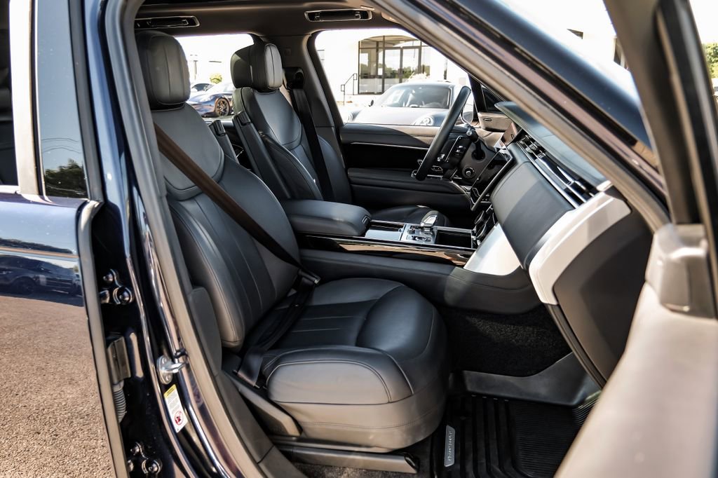 Used 2023 Land Rover Range Rover SE image 33
