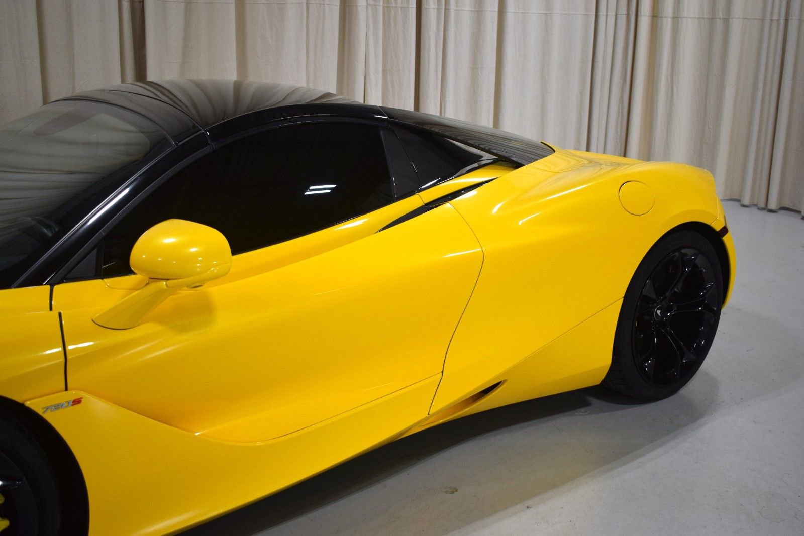 Used 2020 McLaren 720S Performance RWD image 3