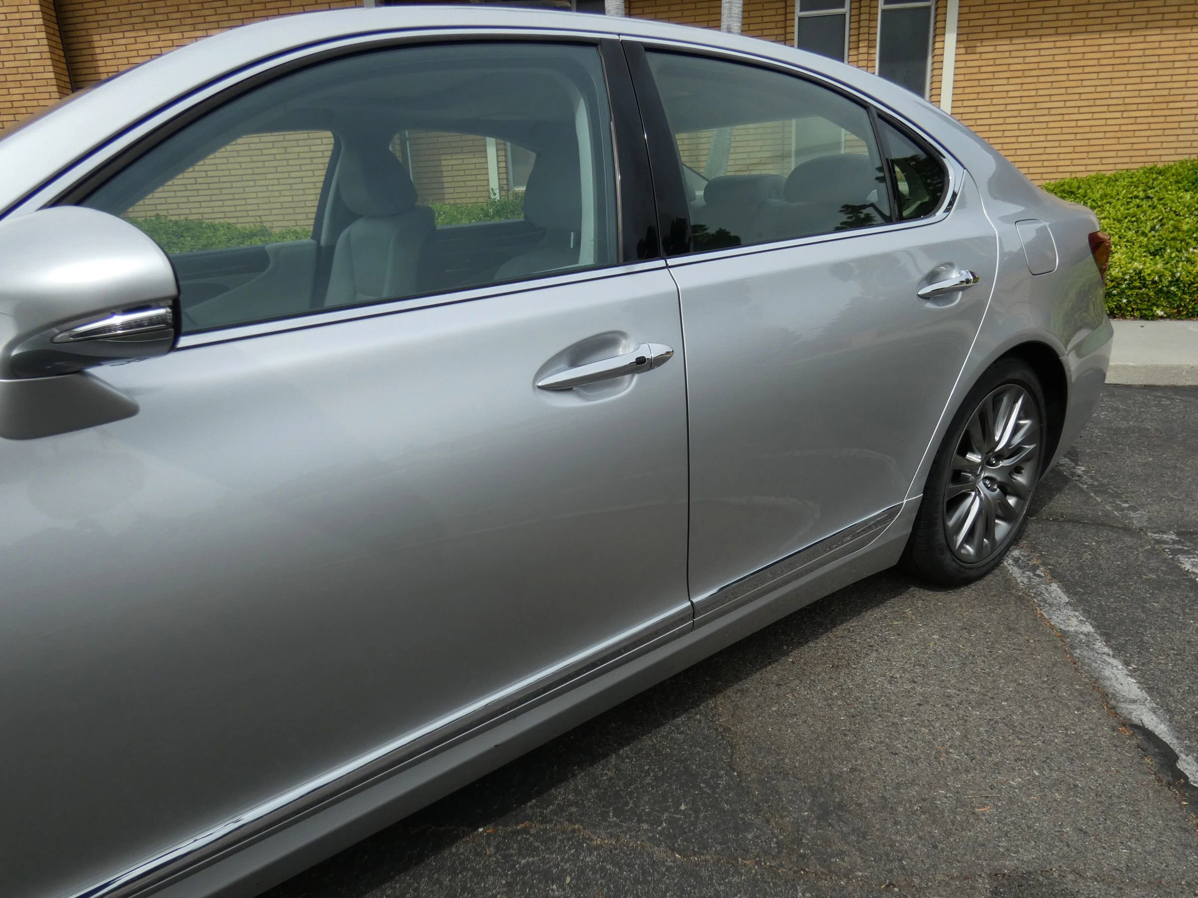 Used 2016 Lexus LS 460 w/ Comfort Package image 8