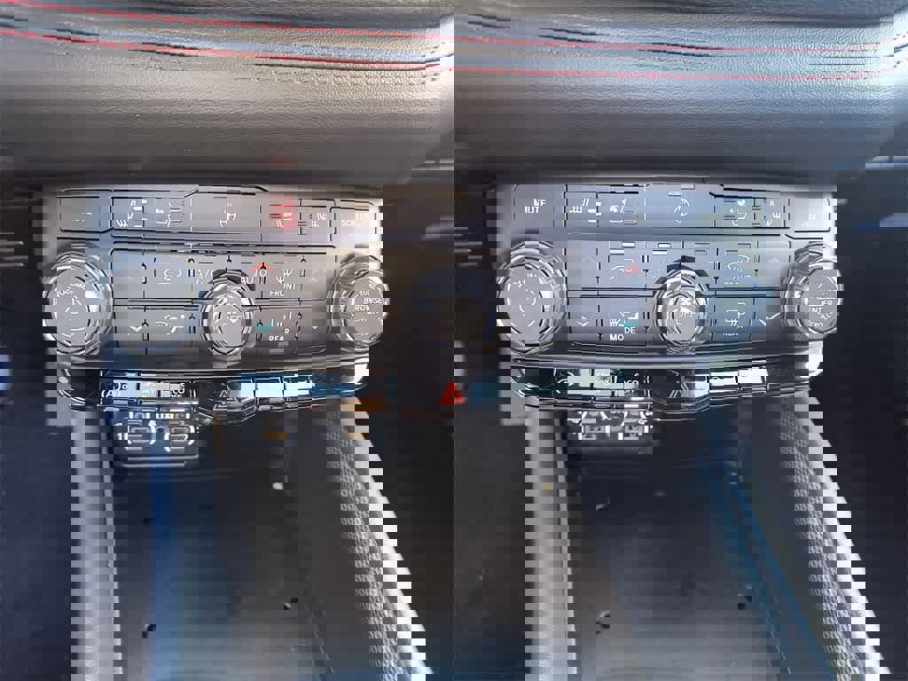 Used 2024 Dodge Durango GT image 19