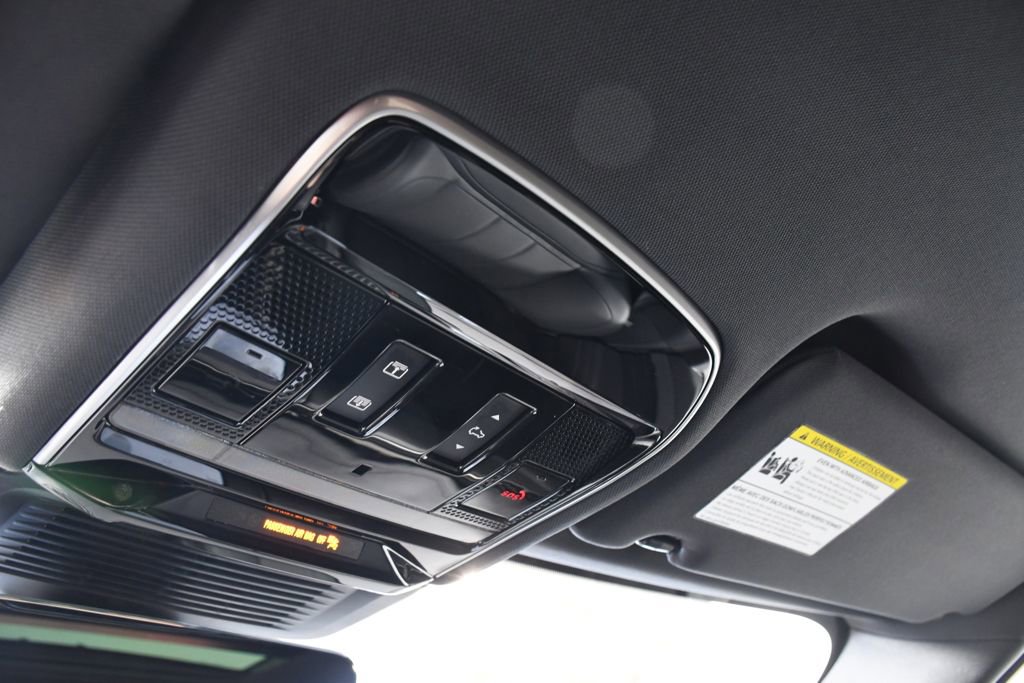Certified 2025 Land Rover Range Rover Sport Dynamic SE image 32
