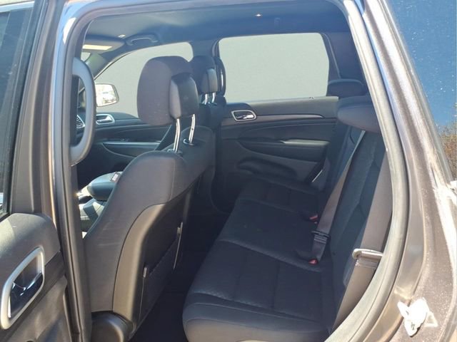 Used 2019 Jeep Grand Cherokee Laredo w/ Security & Convenience Group AWD/4WD image 8