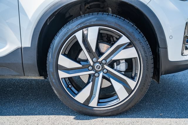 Used 2024 Volvo XC40 B5 Plus w/ Climate Package AWD/4WD image 14