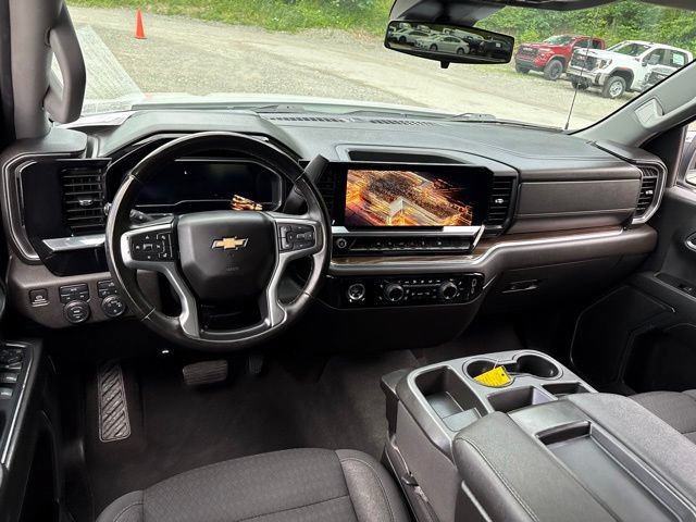 Used 2023 Chevrolet Silverado 1500 LT AWD/4WD image 12