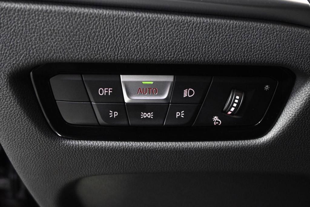 Used 2025 BMW 330i xDrive Sedan image 24