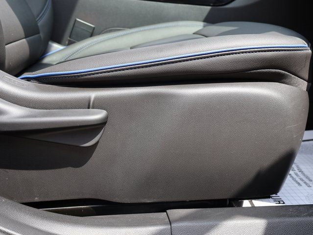 Used 2025 Buick Envista Sport Touring image 11