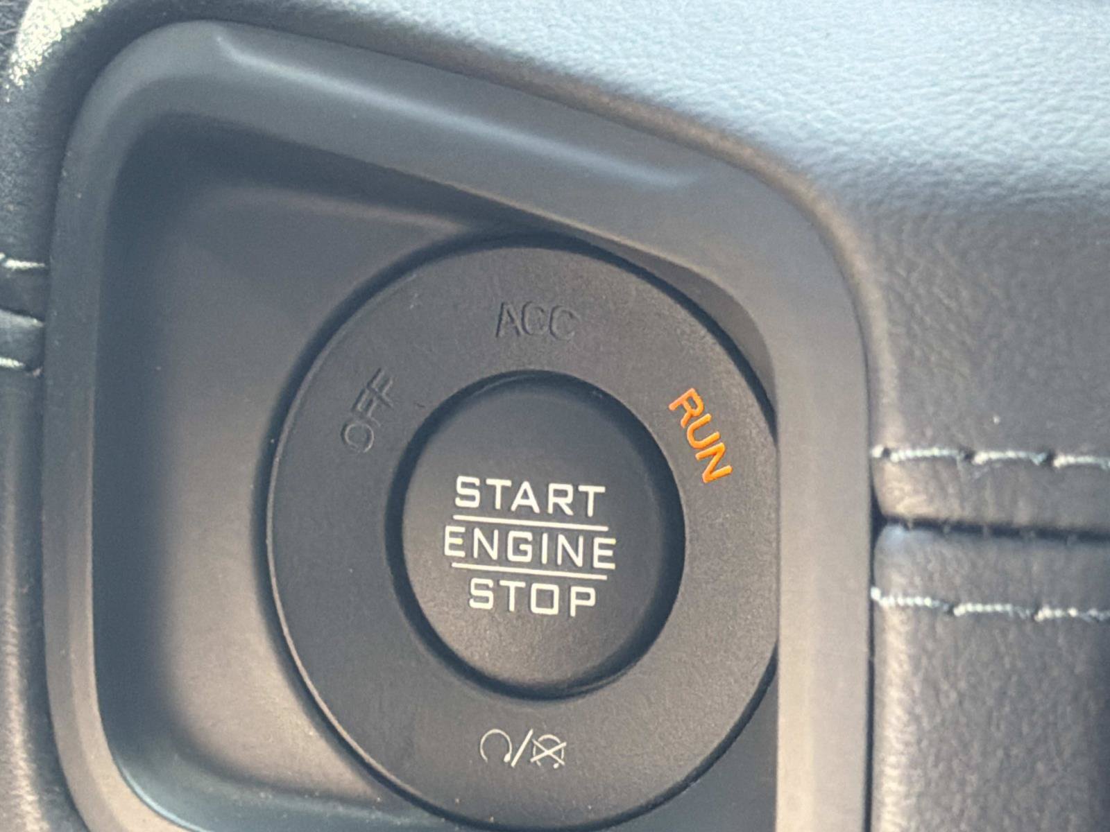 Used 2025 Jeep Wrangler Unlimited Rubicon w/ Safety Group AWD/4WD image 16