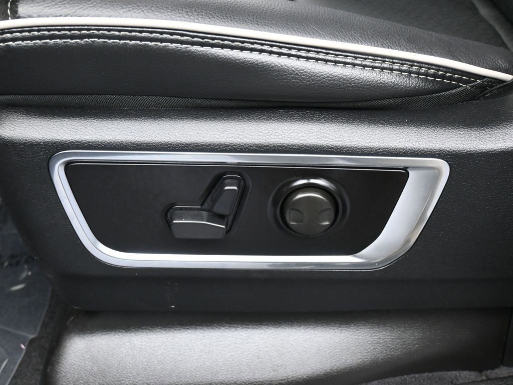 Used 2026 RAM 1500 Laramie w/ Night Edition image 12